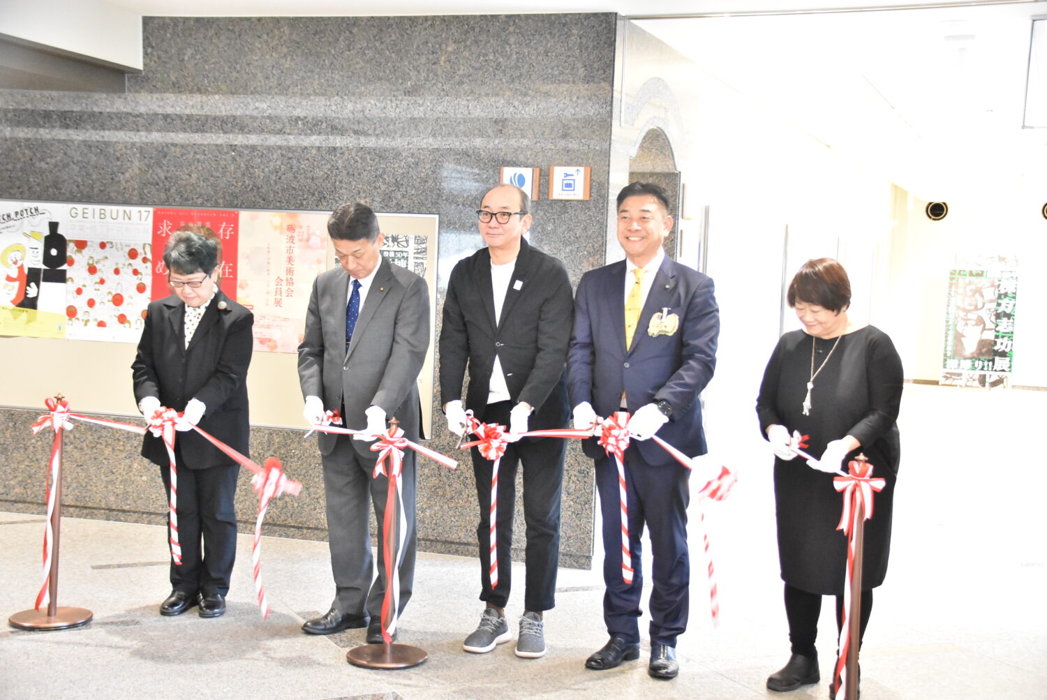 本日28日(土)、没後50年 深彫り!! 棟方志功展が始まりました。 | 南砺